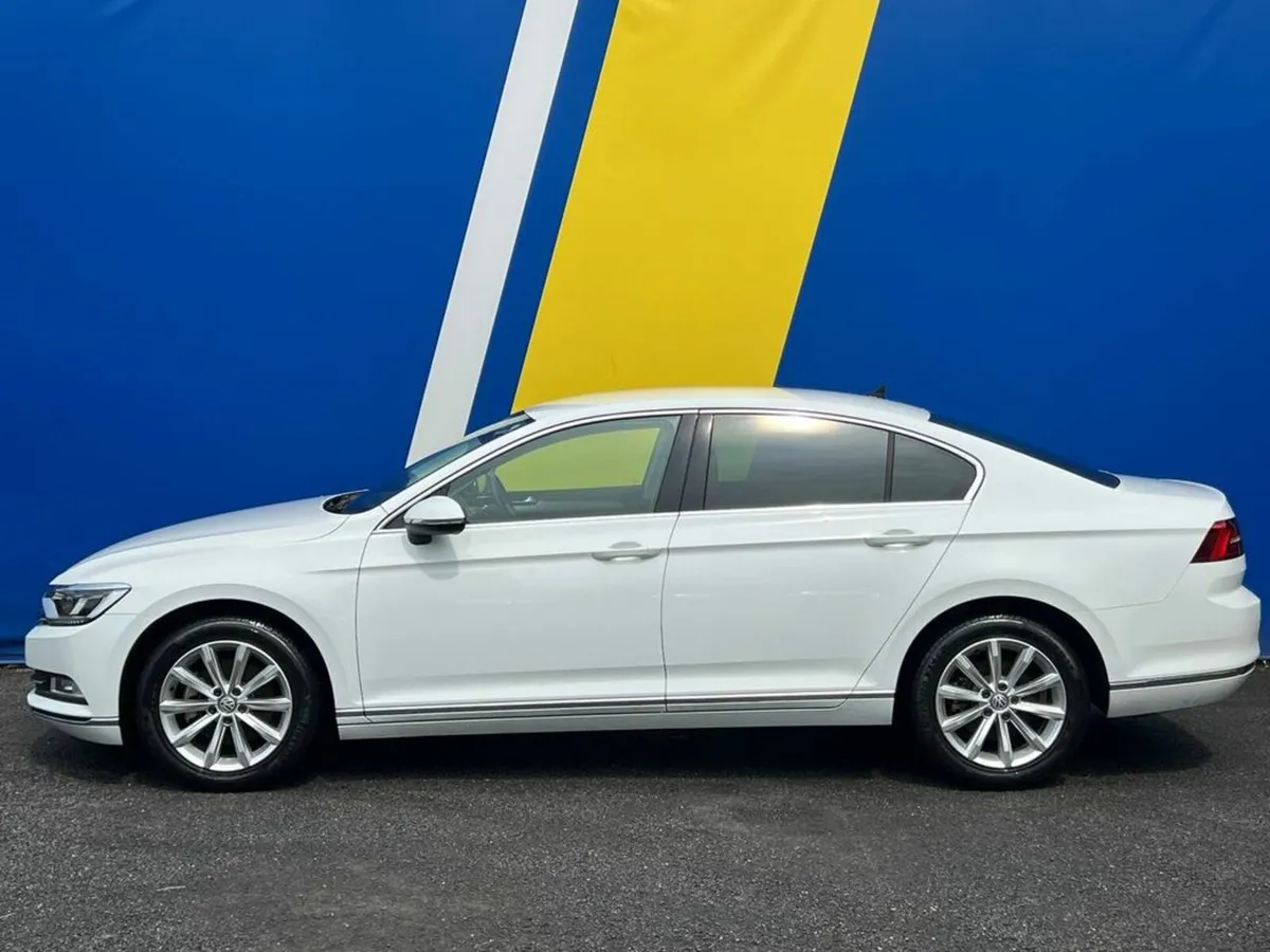 Volkswagen Passat HIGHLINE 2.0 TDI // HEATED LEATH - Image 3