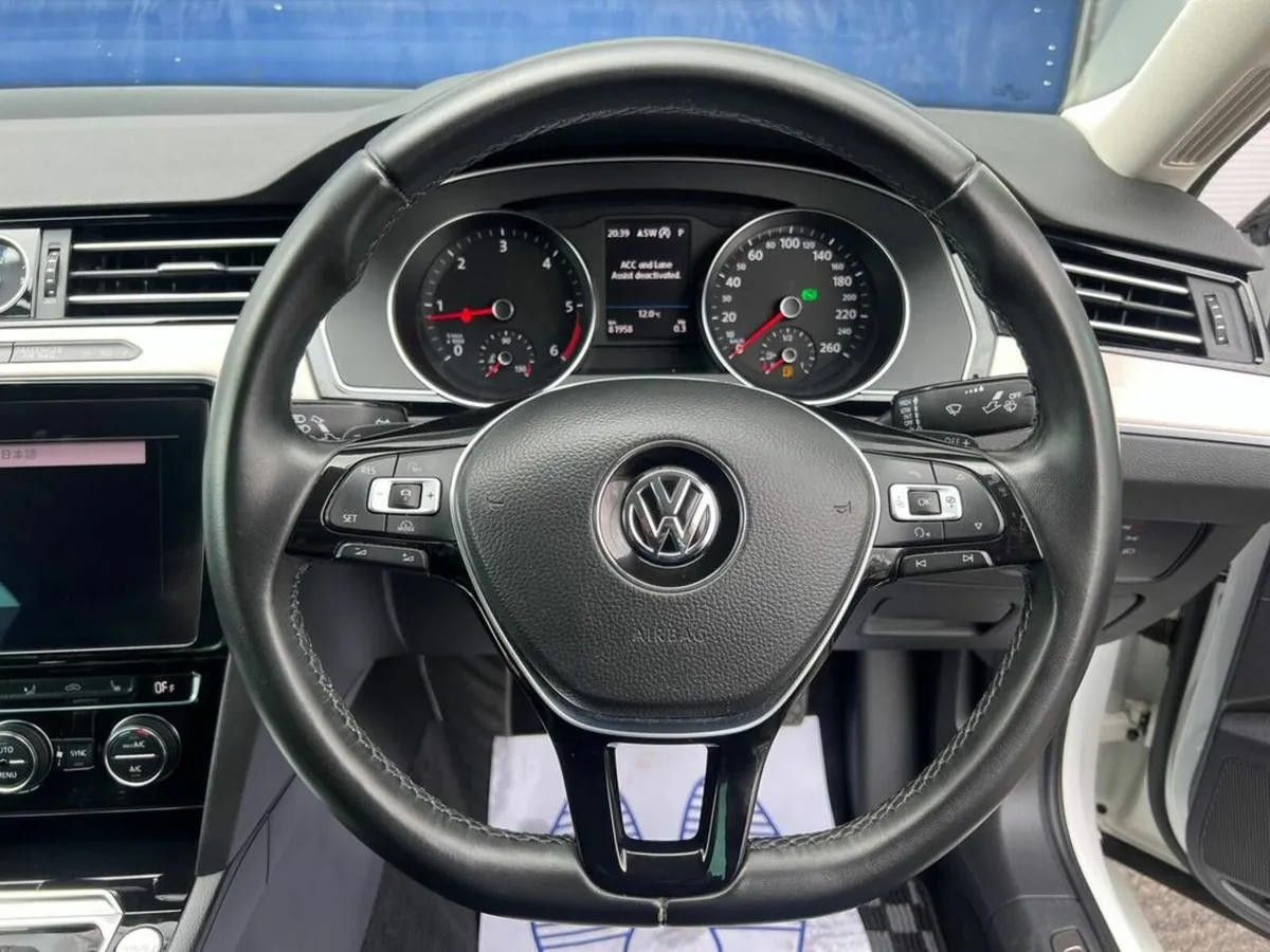 Volkswagen Passat HIGHLINE 2.0 TDI // HEATED LEATH - Image 4