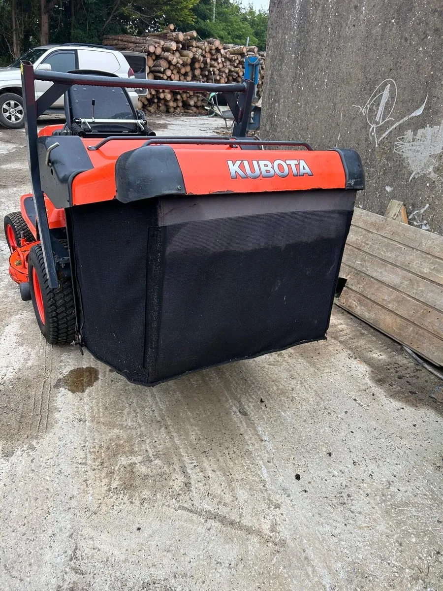 Kubota G23 Lawnmower - Image 4