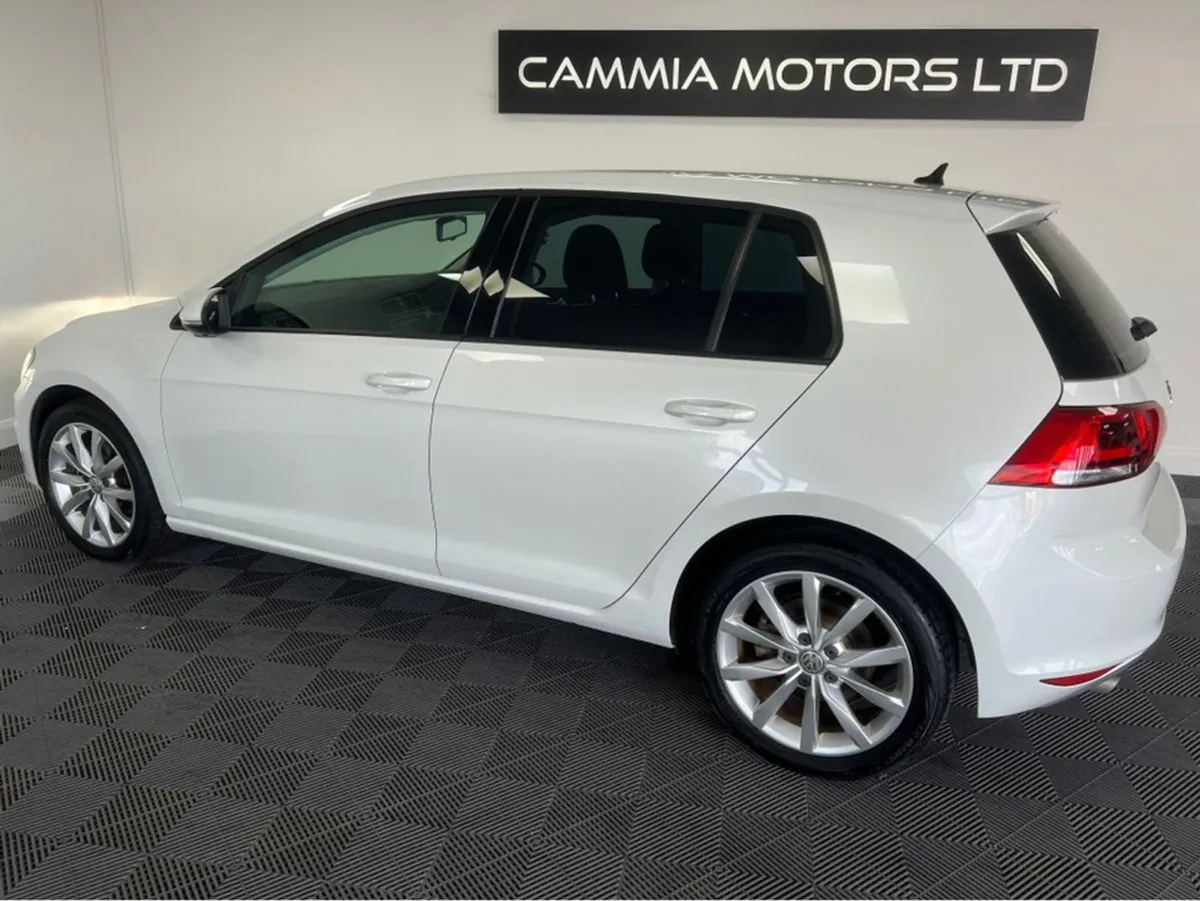 Volkswagen Golf  volkswagen Golf   pearl White - Image 4