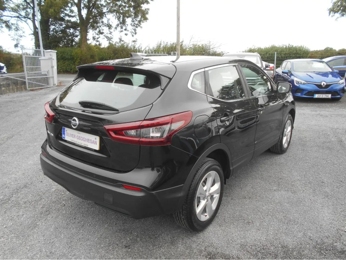 Nissan QASHQAI 1.5 SV (camera pan Roof) - Image 2