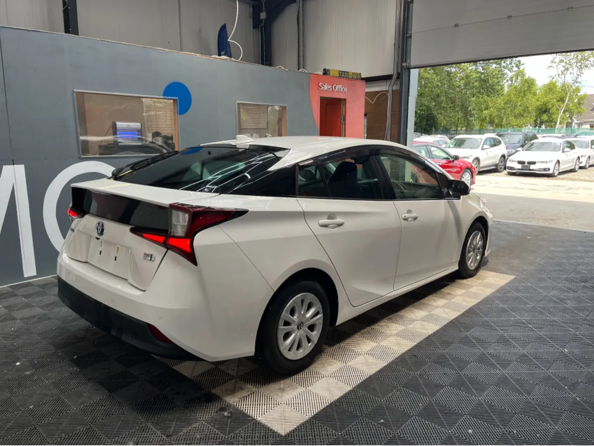 Toyota Prius 1.8 HYBRID / 75k KMs /  ADAPTIVE CRUI - Image 2