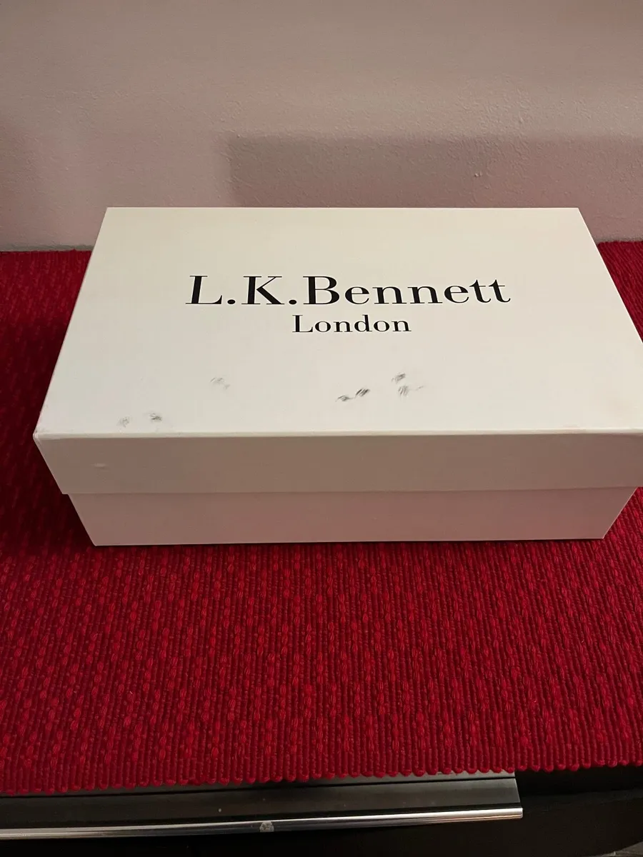 LK Bennett Red stiletto heel shoes & matching bag - Image 4