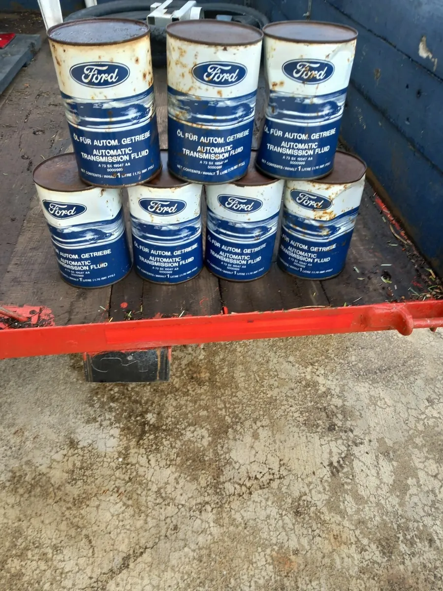 Vintage Oil cans - Image 1
