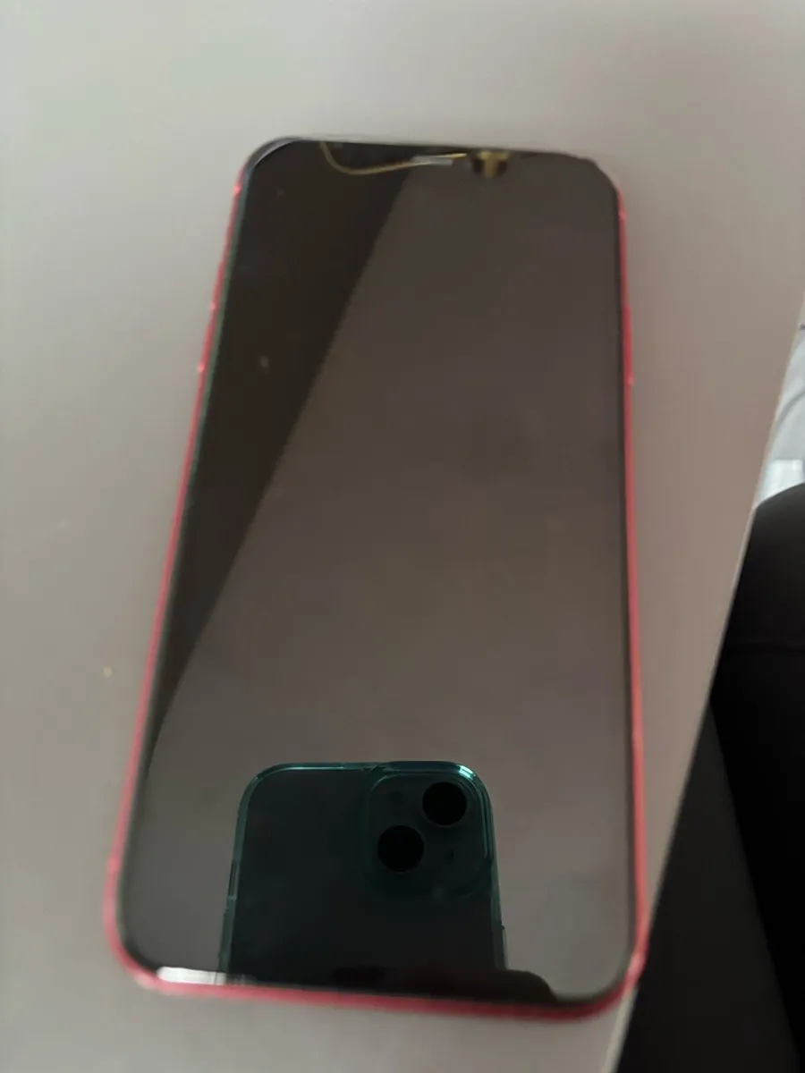 iPhone 11 - Image 2