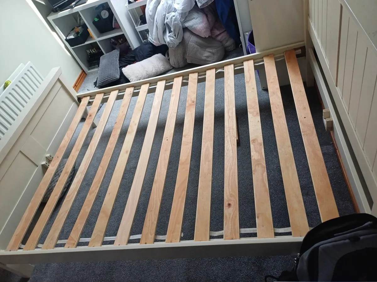 Bed - Image 3