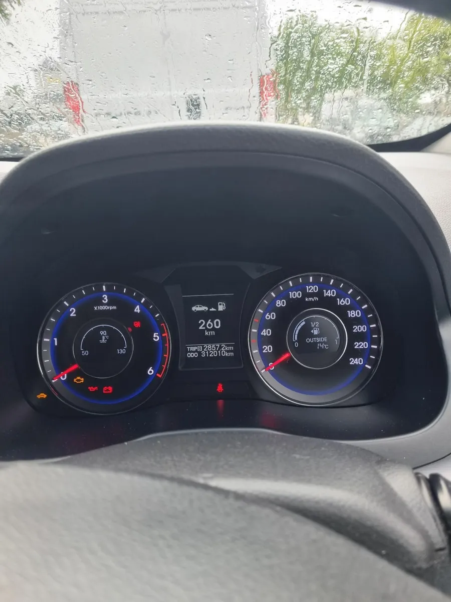 Hyundai i40 2012. Please read description - Image 1