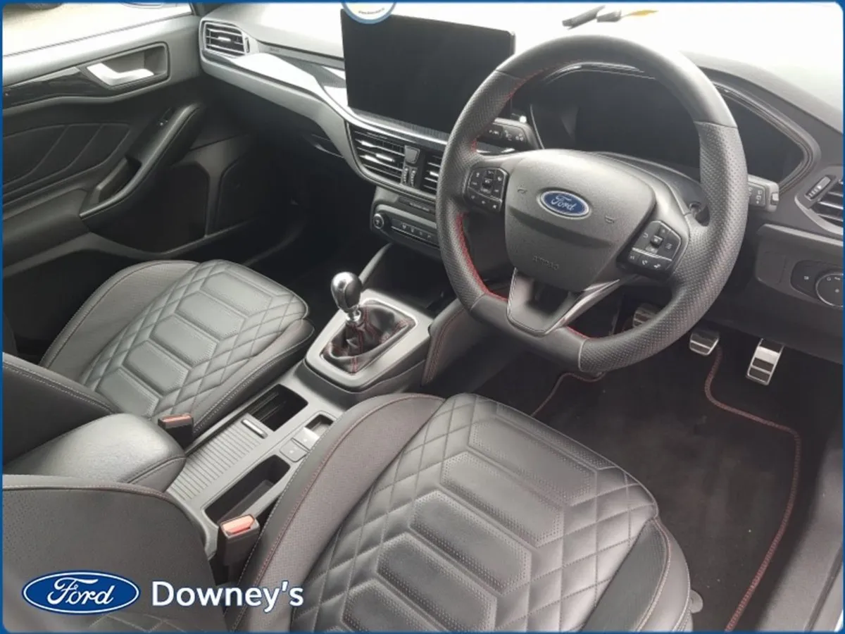 Ford Focus 1.0 Turbo Petrol Estate  super Offer . - Image 3