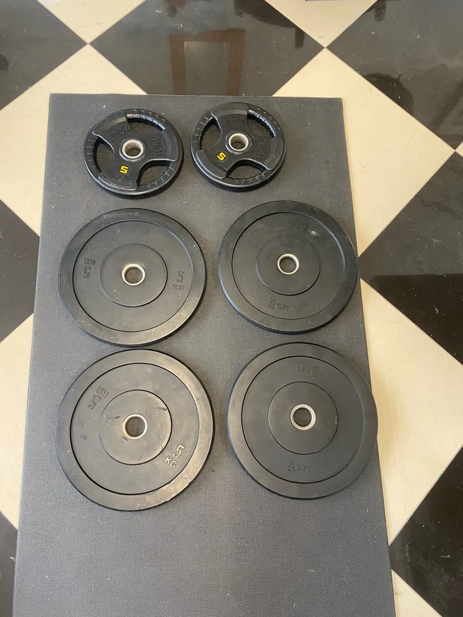 Weights - 2 10kg, 4 5kg - Image 1