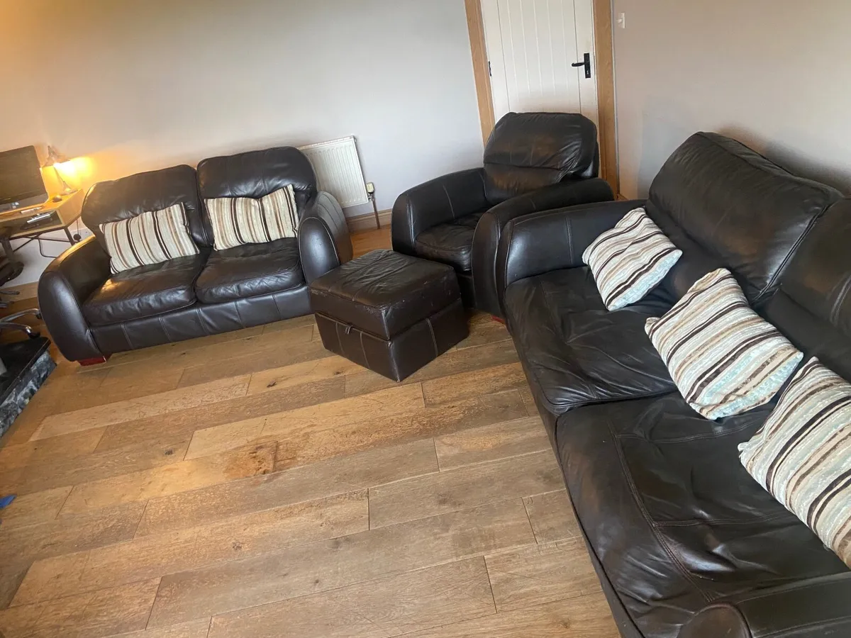 Suite of Furniture 4 + 2 + 1 + footstool - Image 4