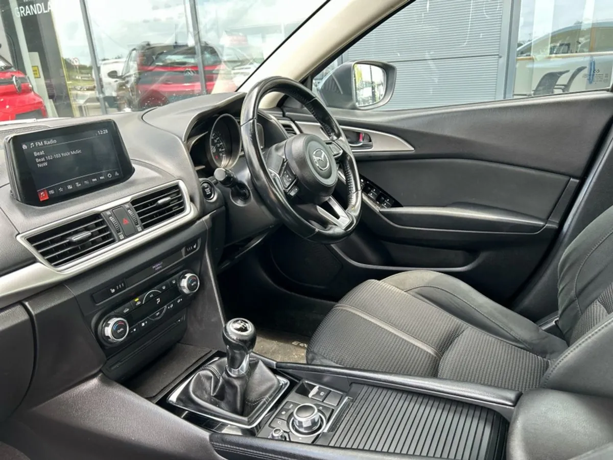 Mazda 3 1.5 D 105PS Executive SE 4DR - Image 3