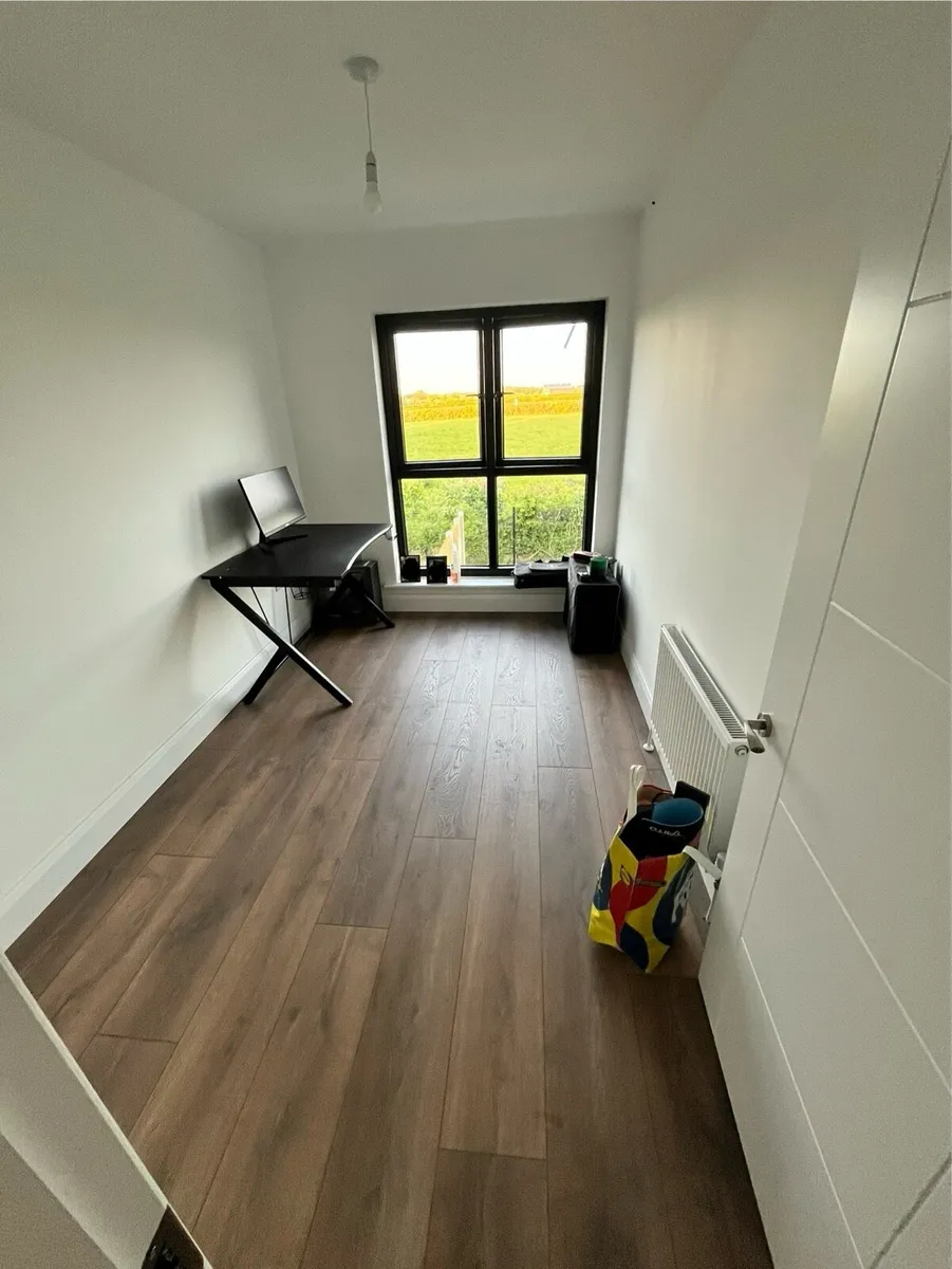 Kronotex 10mm AC5 Mammut Plus Brown Oak Laminate - Image 3