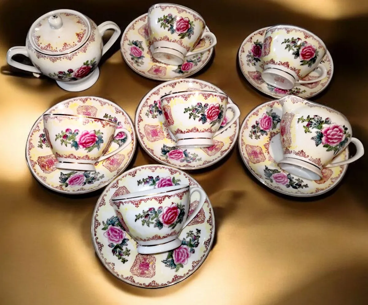 Beautiful Chinese roses teaset - Image 1