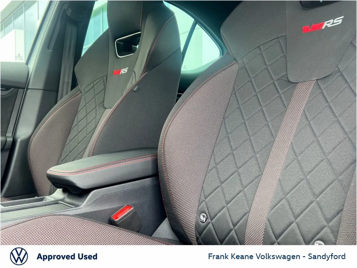 Skoda Octavia  vrs  2.0tsi 245HP DSG Automatic  f - Image 4