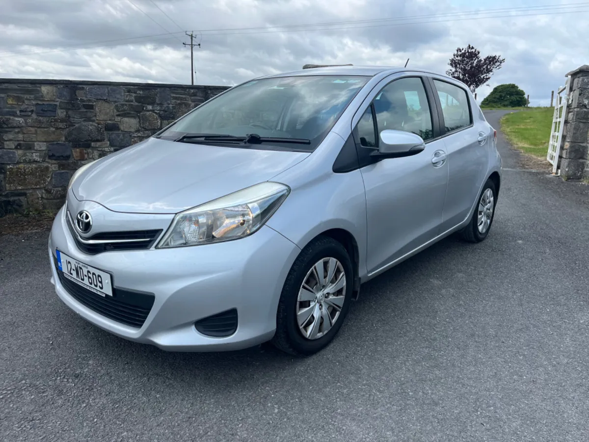 Toyota Yaris 2012 - Image 2