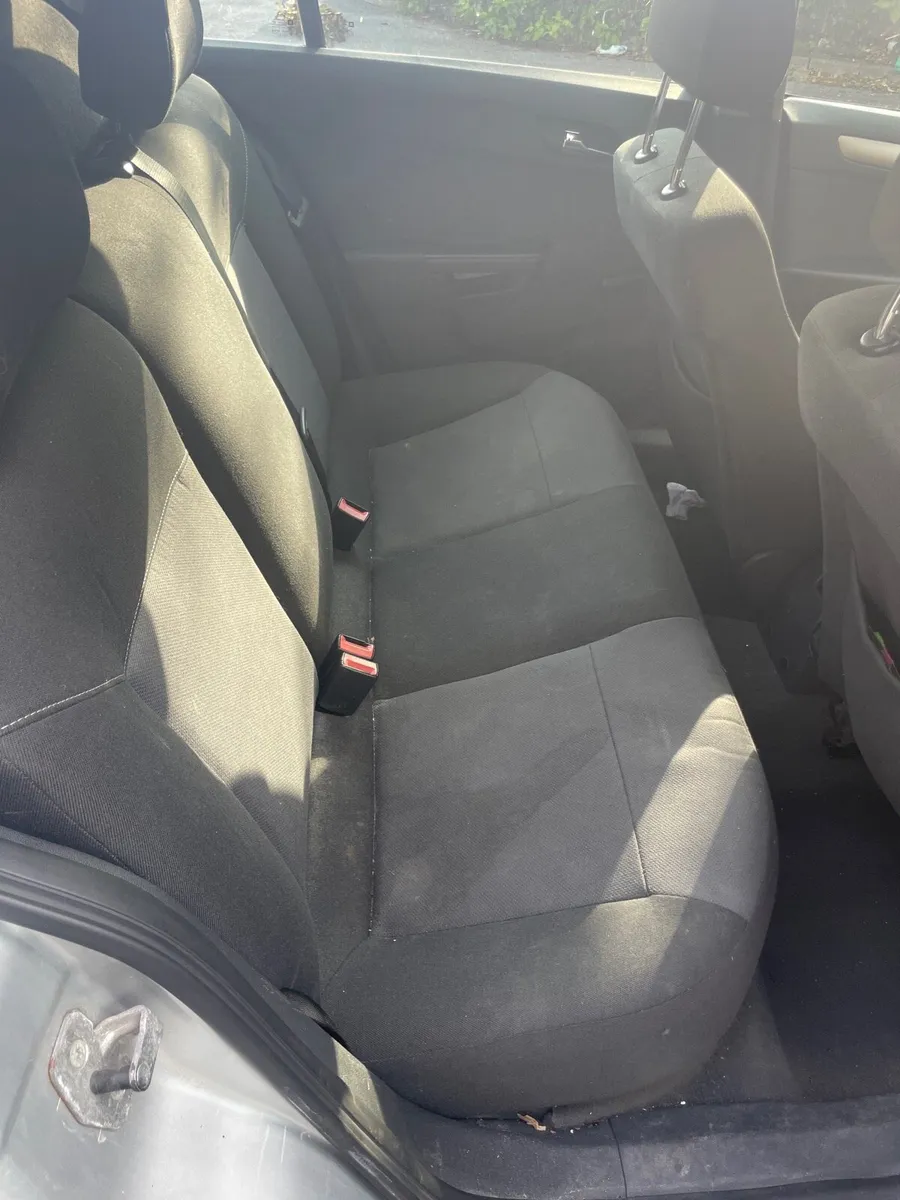Car - Image 3