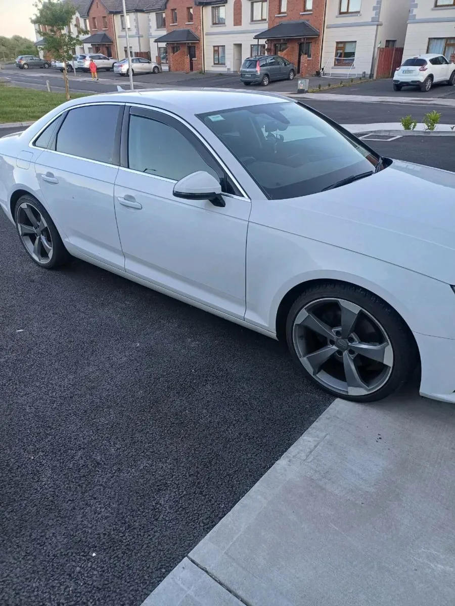 Audi A4 - Image 2