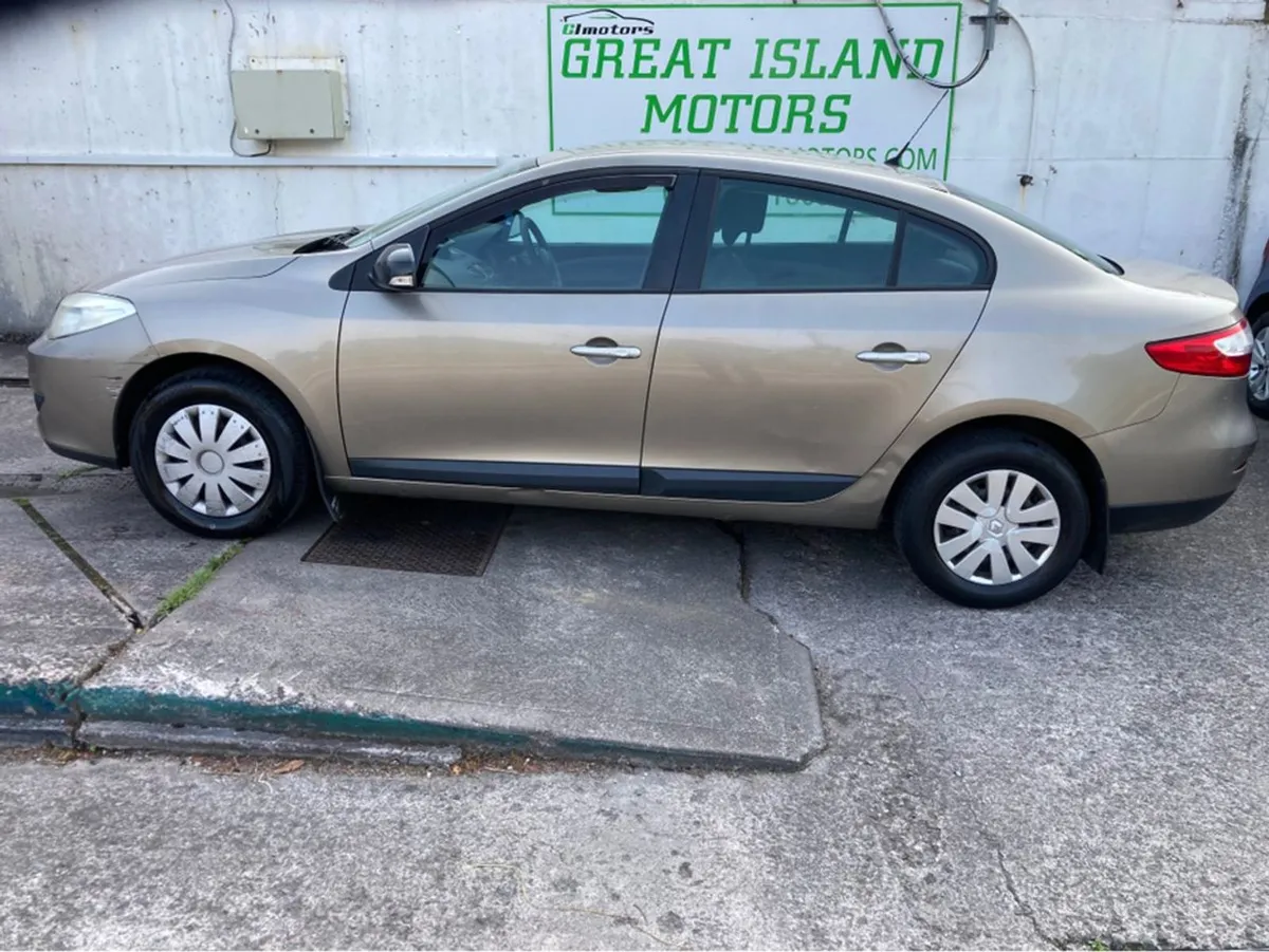Renault Fluence 1.5 DCI 90 Royale E5 4DR - Image 3