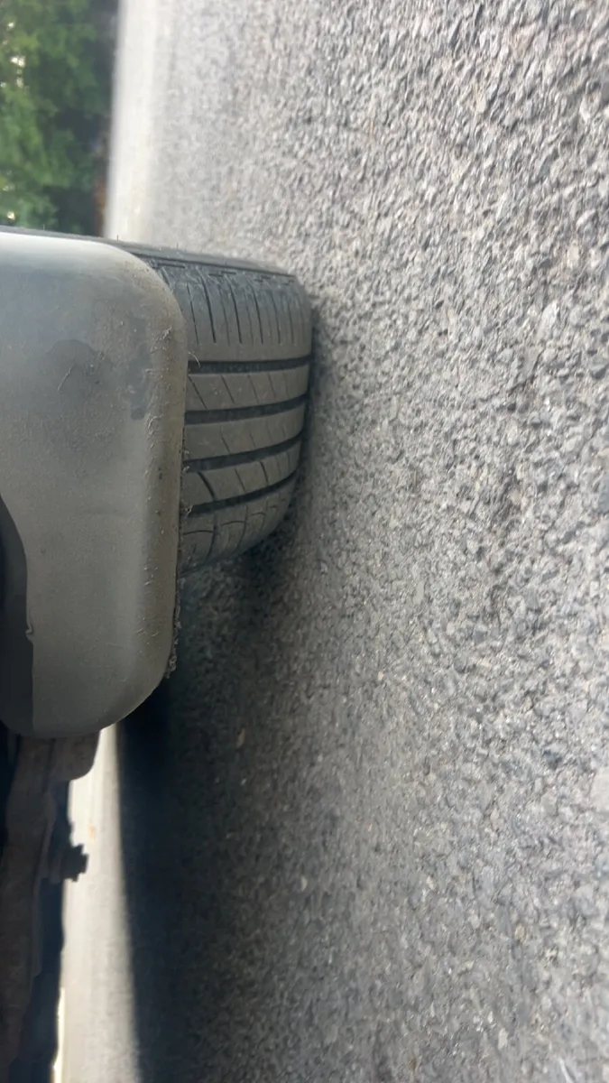 Ford Focus 2009 - Image 2