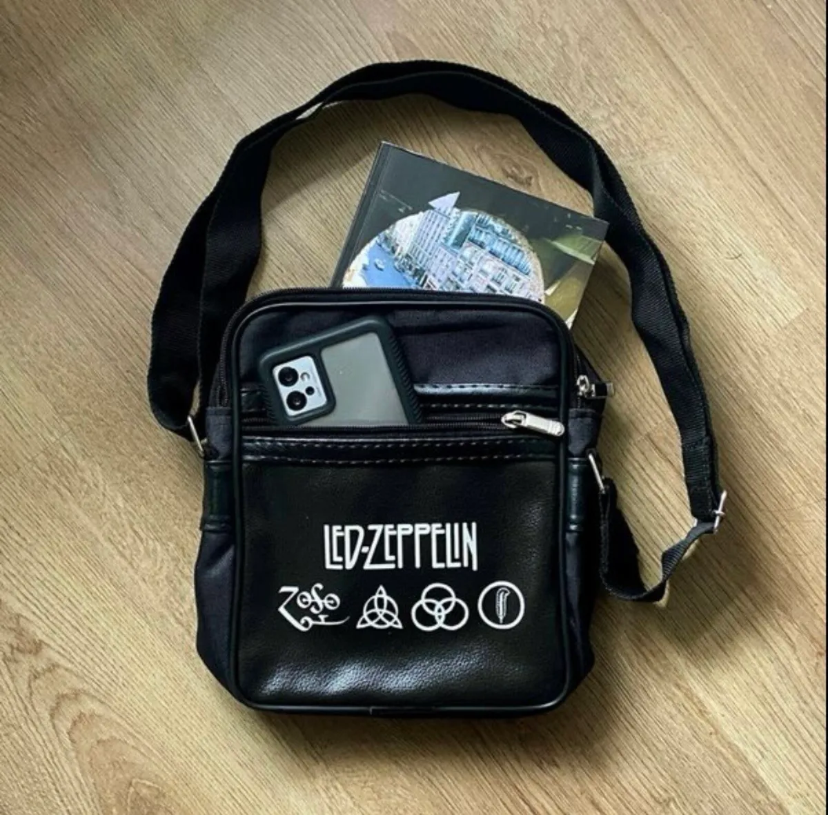 Theme Shoulder Bags - Led Zeppelin - Pink Floyd - Image 1