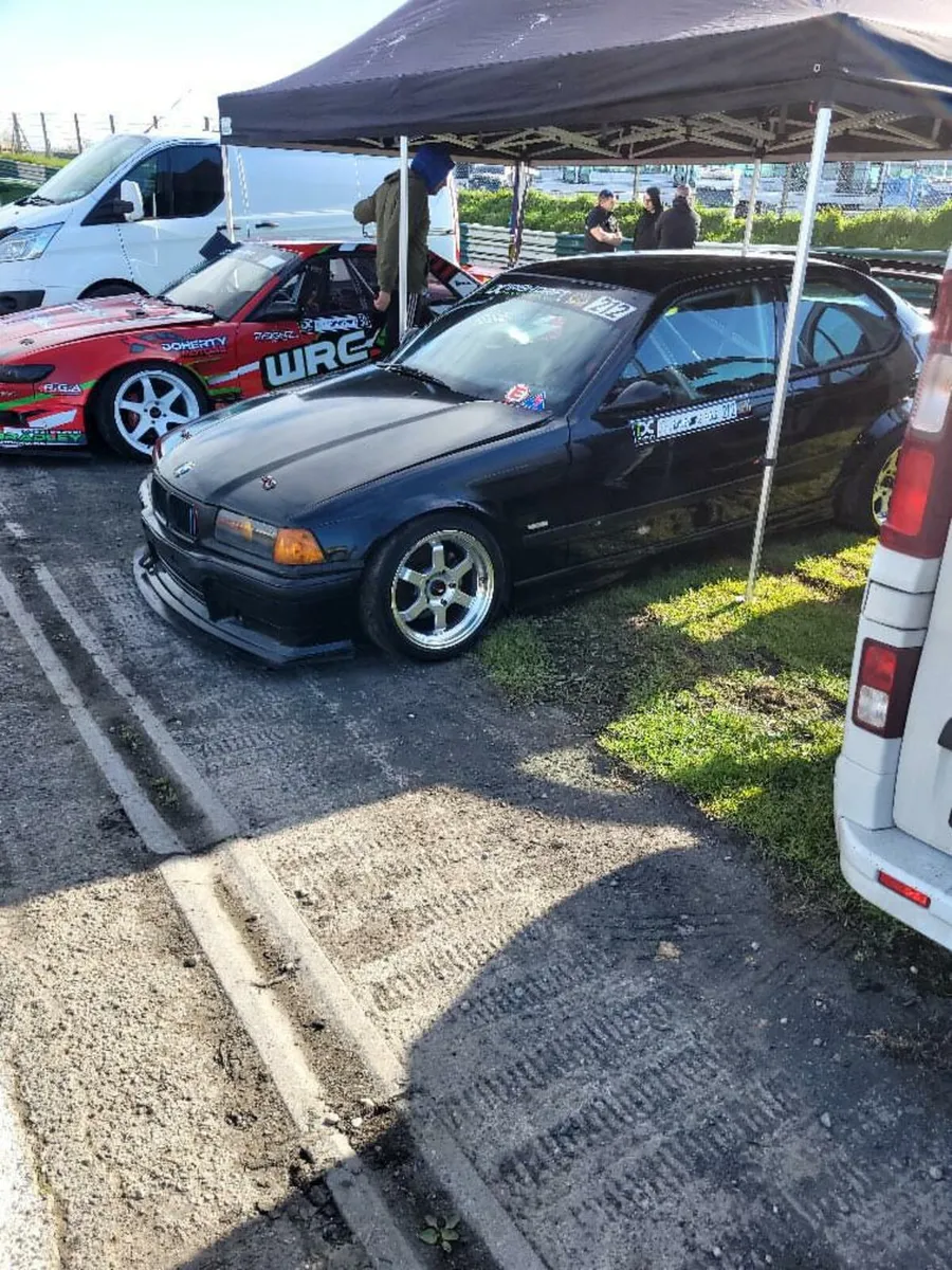 E36 compact 2.8 drift car.  Idc logged. - Image 3