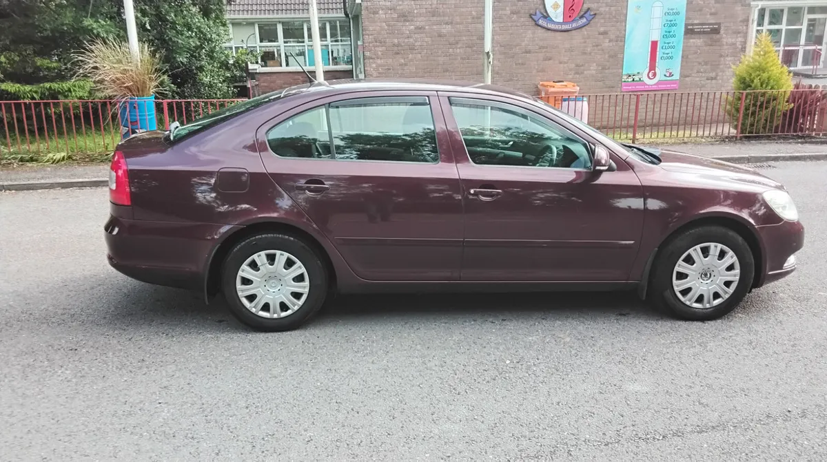 SKODA OCTAVIA 1.6 TDI AMBITION - Image 2