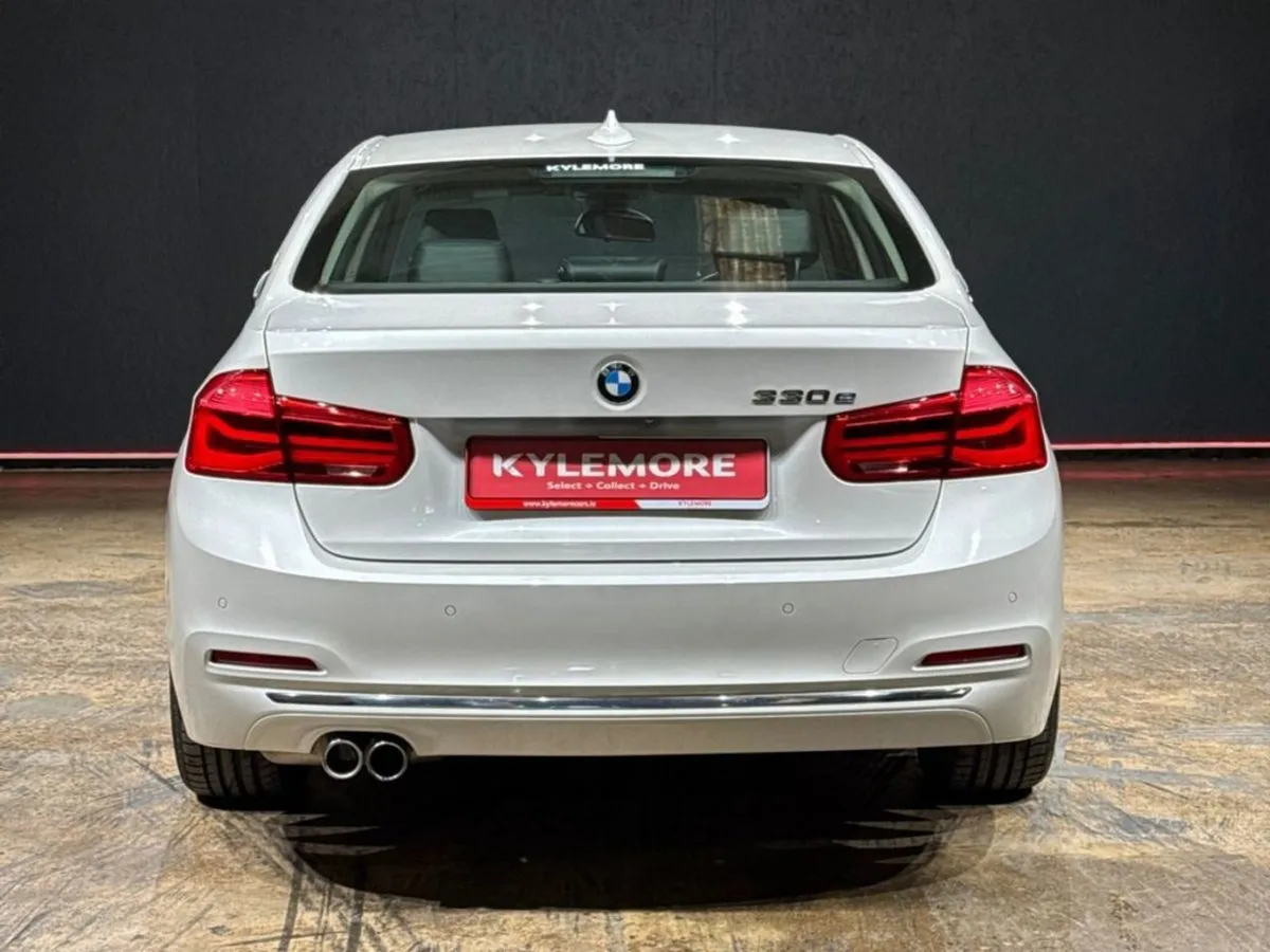 BMW 3 Series 330e Luxury Iperformance - Full Blac - Image 4