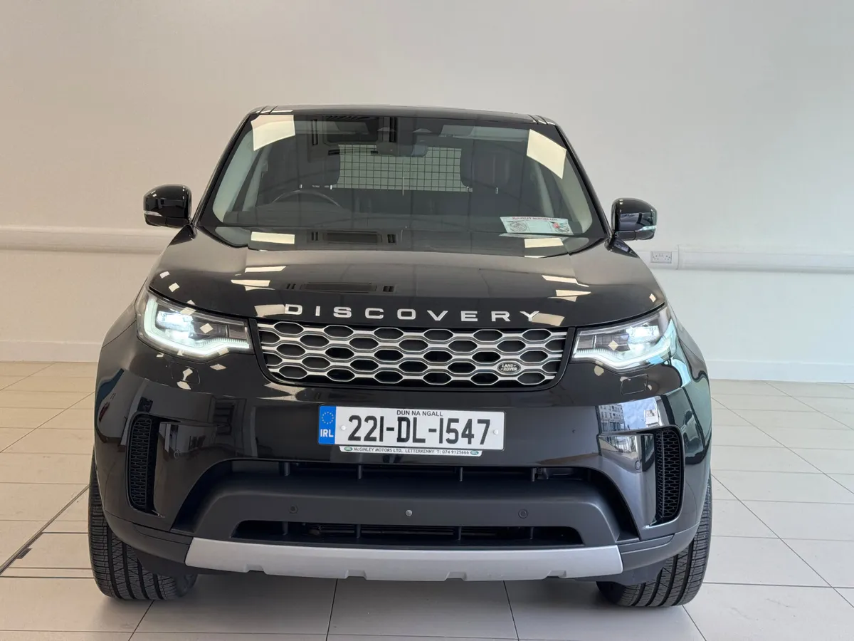 Land Rover Discovery 2022 Commercial - Image 2