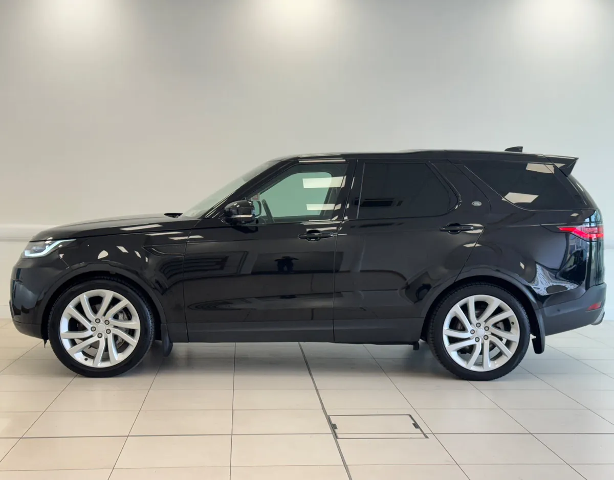 Land Rover Discovery 2022 Commercial - Image 4