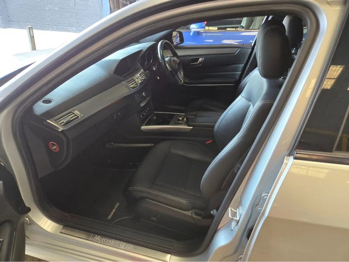 Mercedes-Benz E-Class E Series Bluetec AMG Night - Image 3