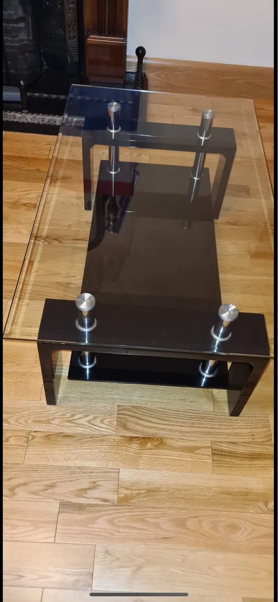 Glass coffee table - Image 1