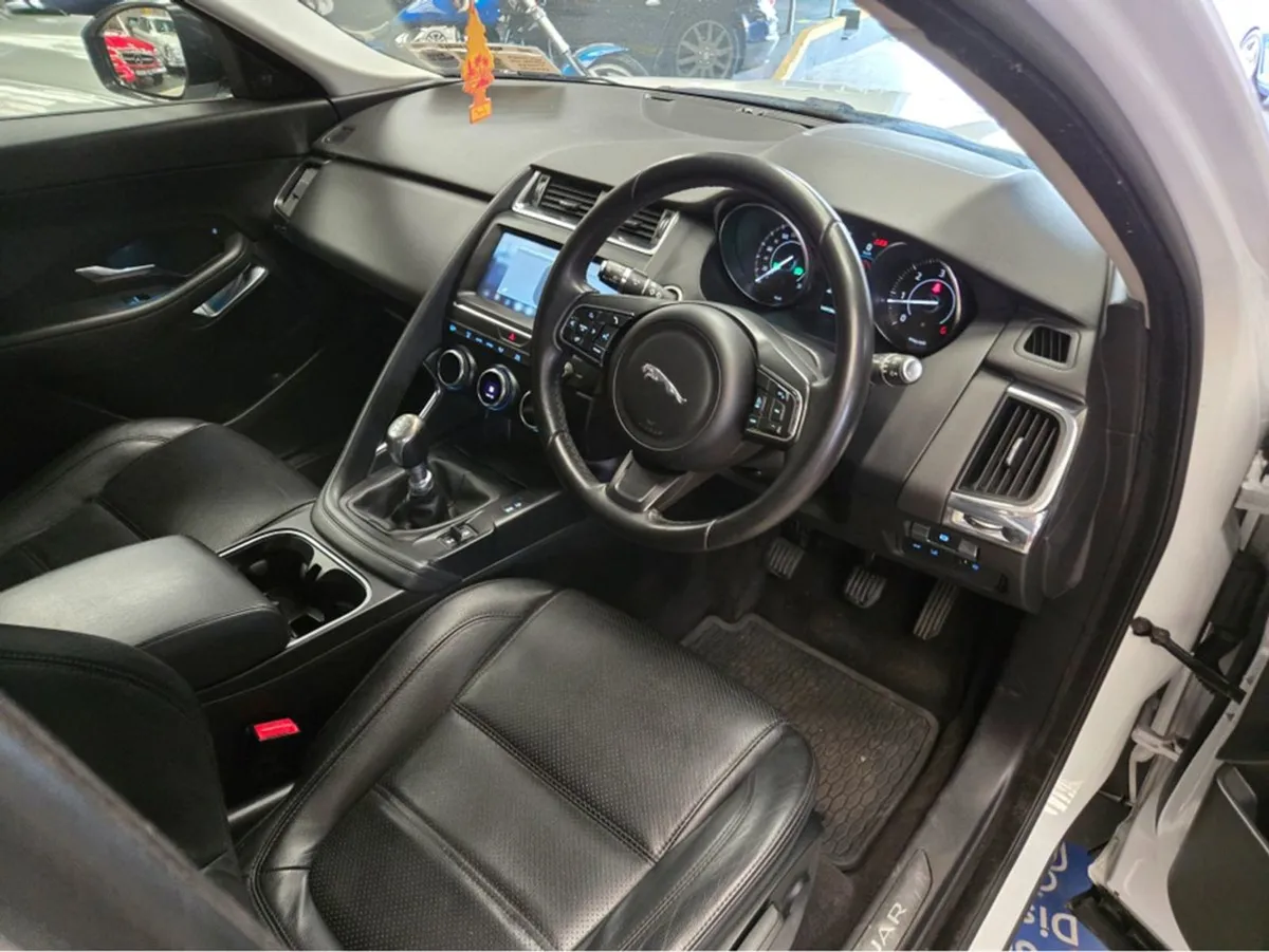 Jaguar E- PACE 18my 2.0 D 150PS FWD 5DR - Image 4