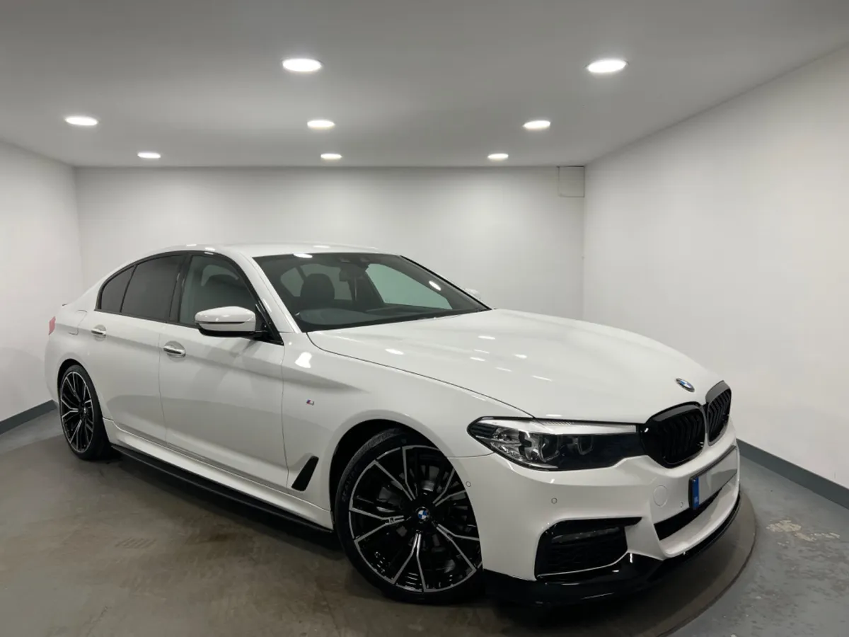 2017 BMW 5-Series 520D M SPORT - Image 4