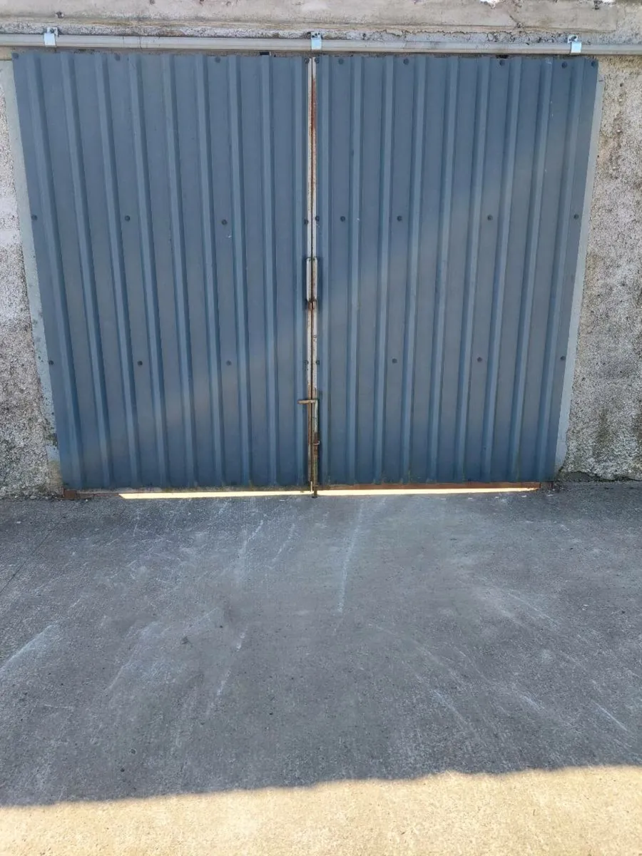 Sliding doors for shed - Image 2