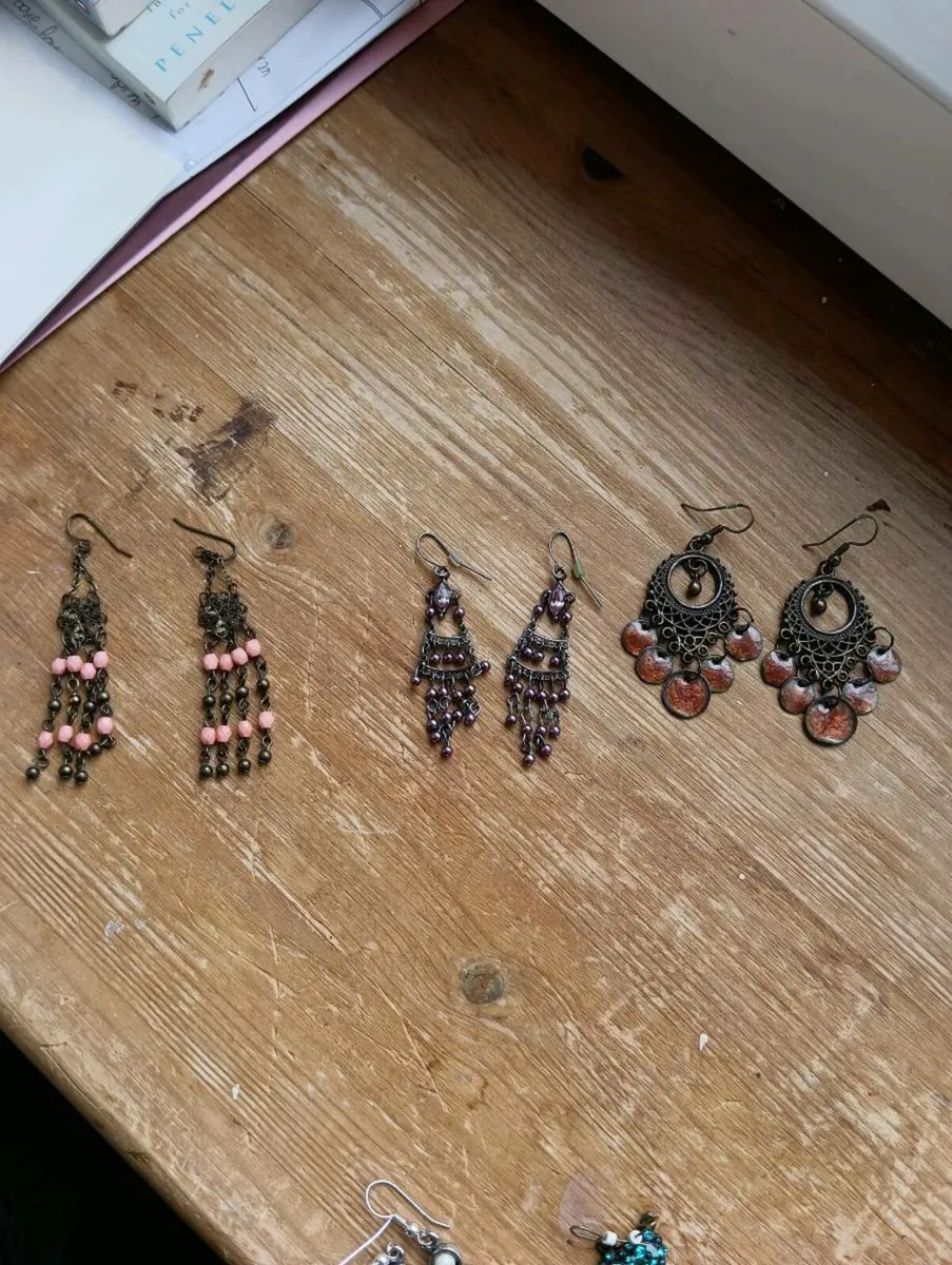 Beautiful vintage style earrings all for 15 Euro - Image 2