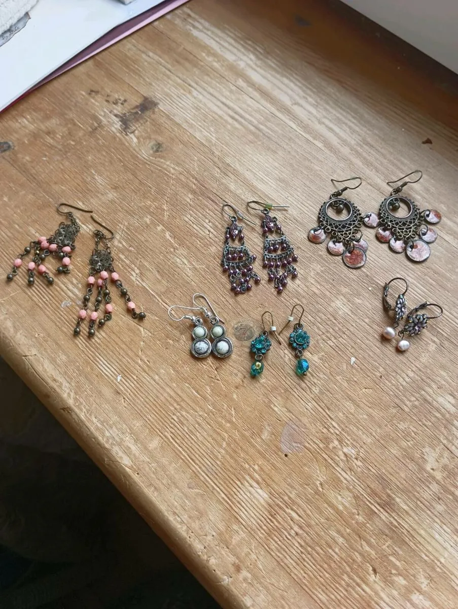 Beautiful vintage style earrings all for 15 Euro - Image 3