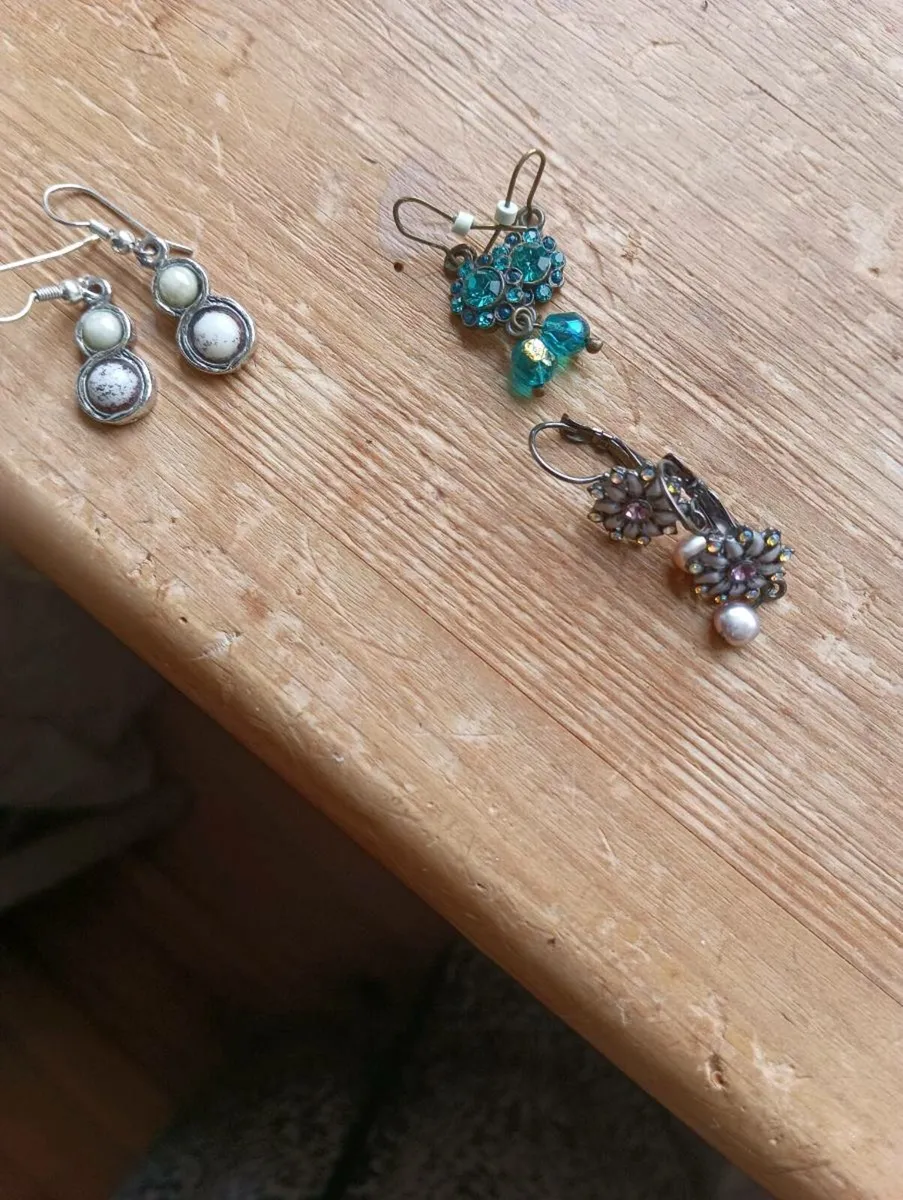 Beautiful vintage style earrings all for 15 Euro - Image 4