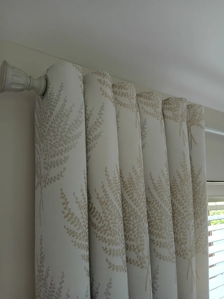 Curtains , Curtain pole and Tiebacks. - Image 1