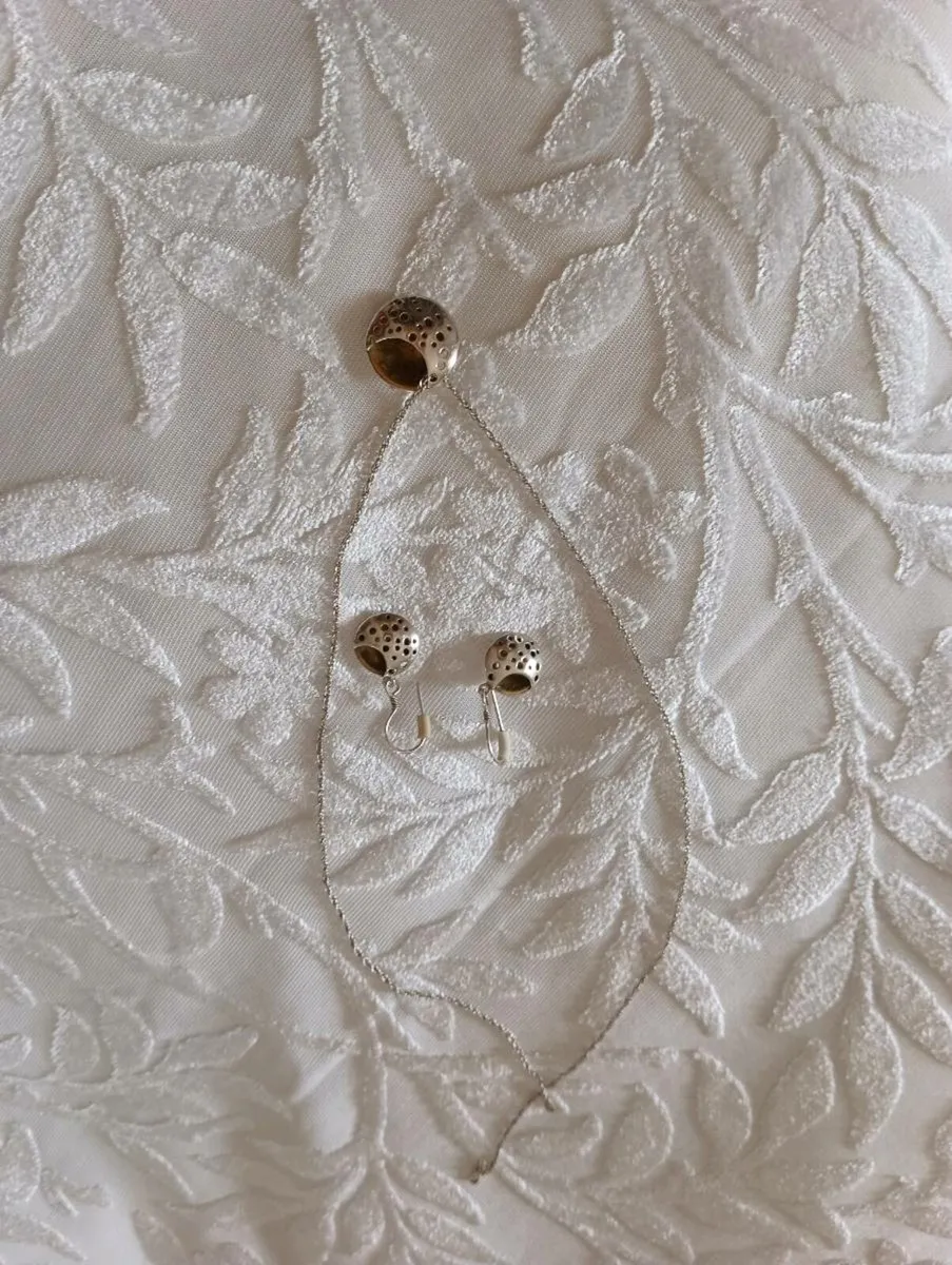 Beautiful set ,15 Euro - Image 1