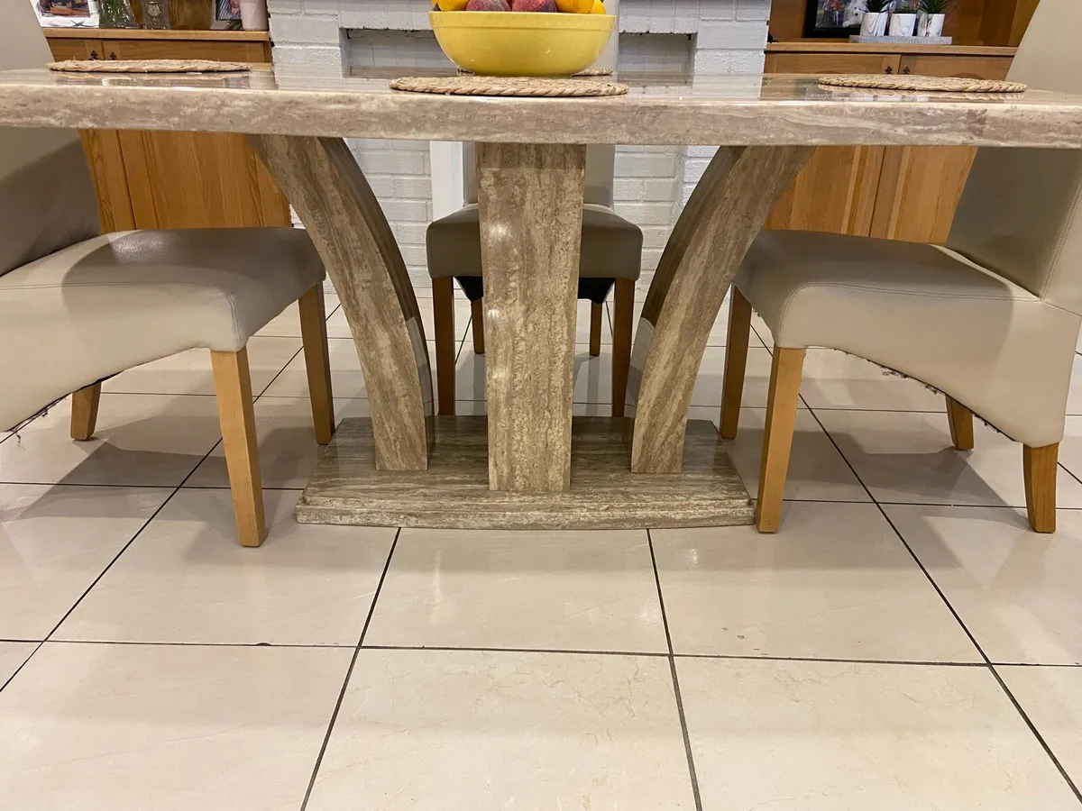 Table & chairs - Image 2