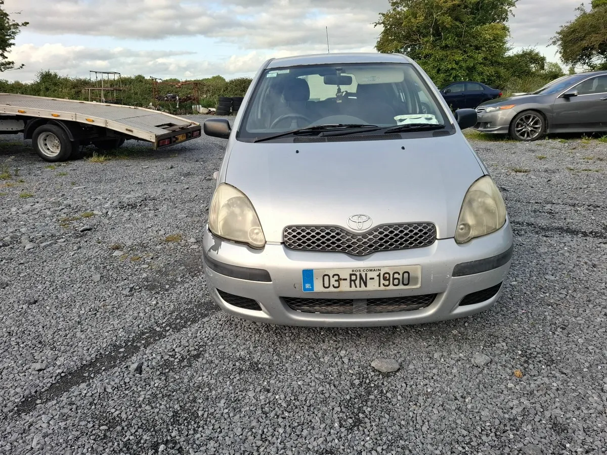 Toyota Yaris 2003 - Image 2