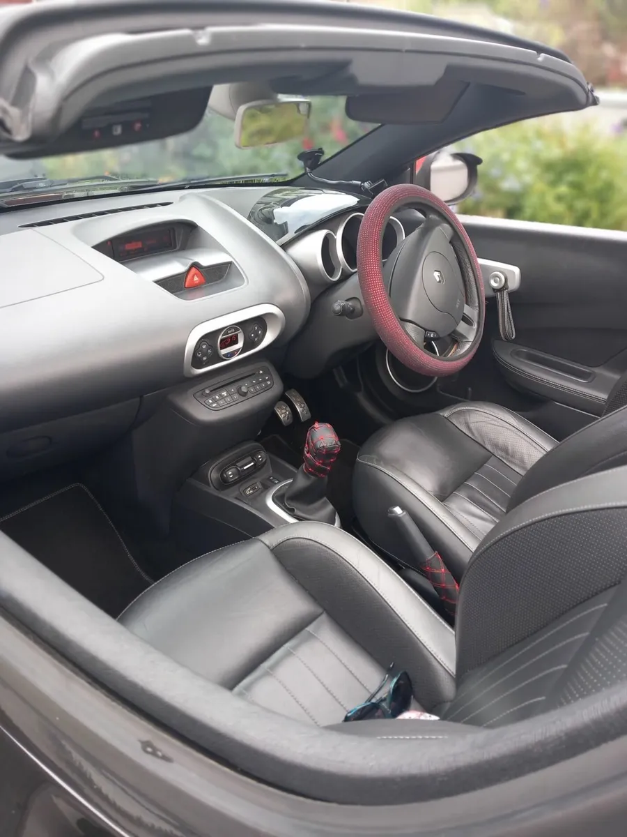 Renault Wind 2010 - Image 1