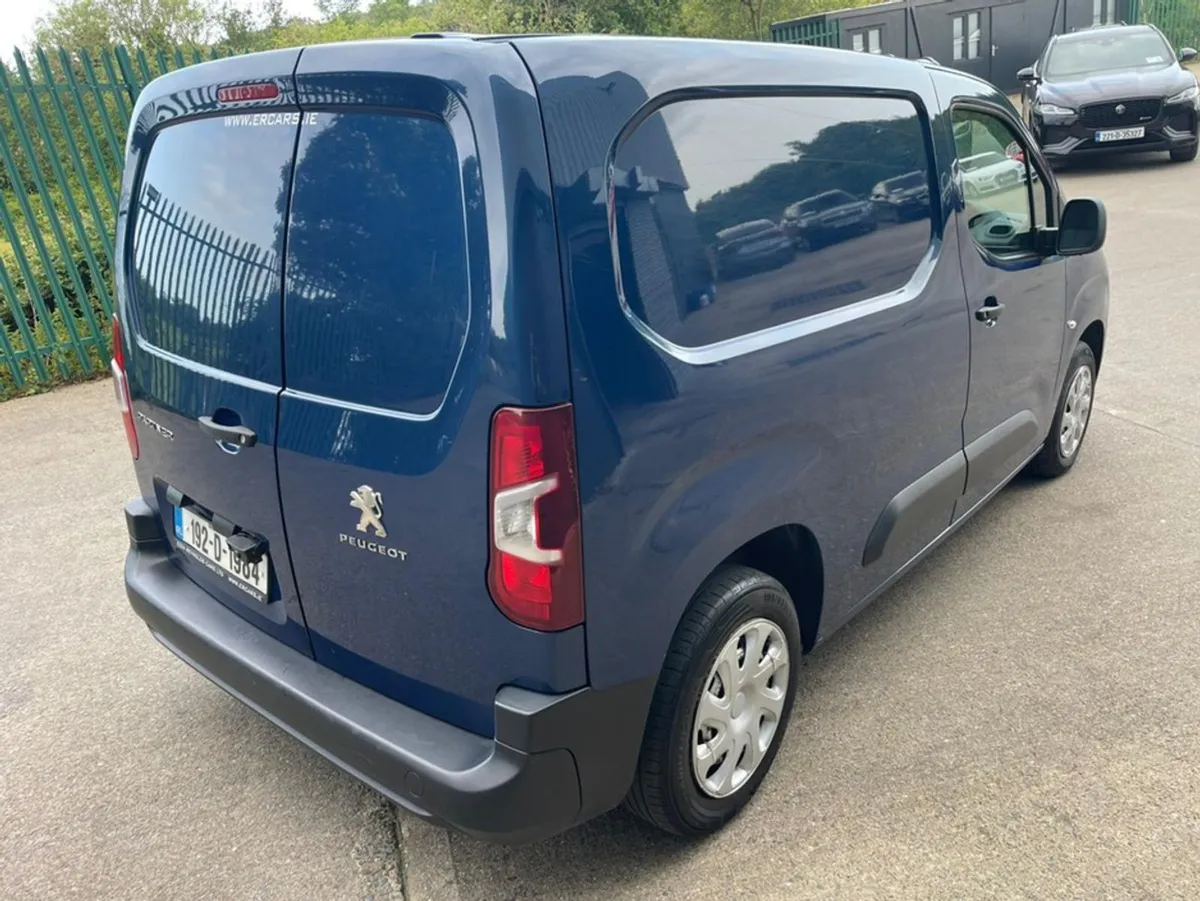 Peugeot Partner Active 1.6 Bluehdi 75 650KG 3seat - Image 4