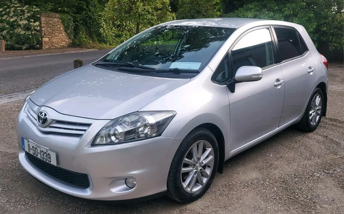 11 Toyota Auris 1.4 Diesel Sport *NCT 1/26* - Image 2