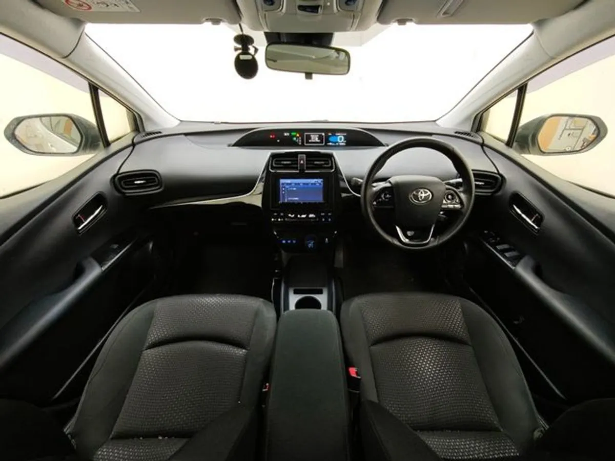 Toyota Prius 1.8 S Hybrid  Automatic  Reversing C - Image 2