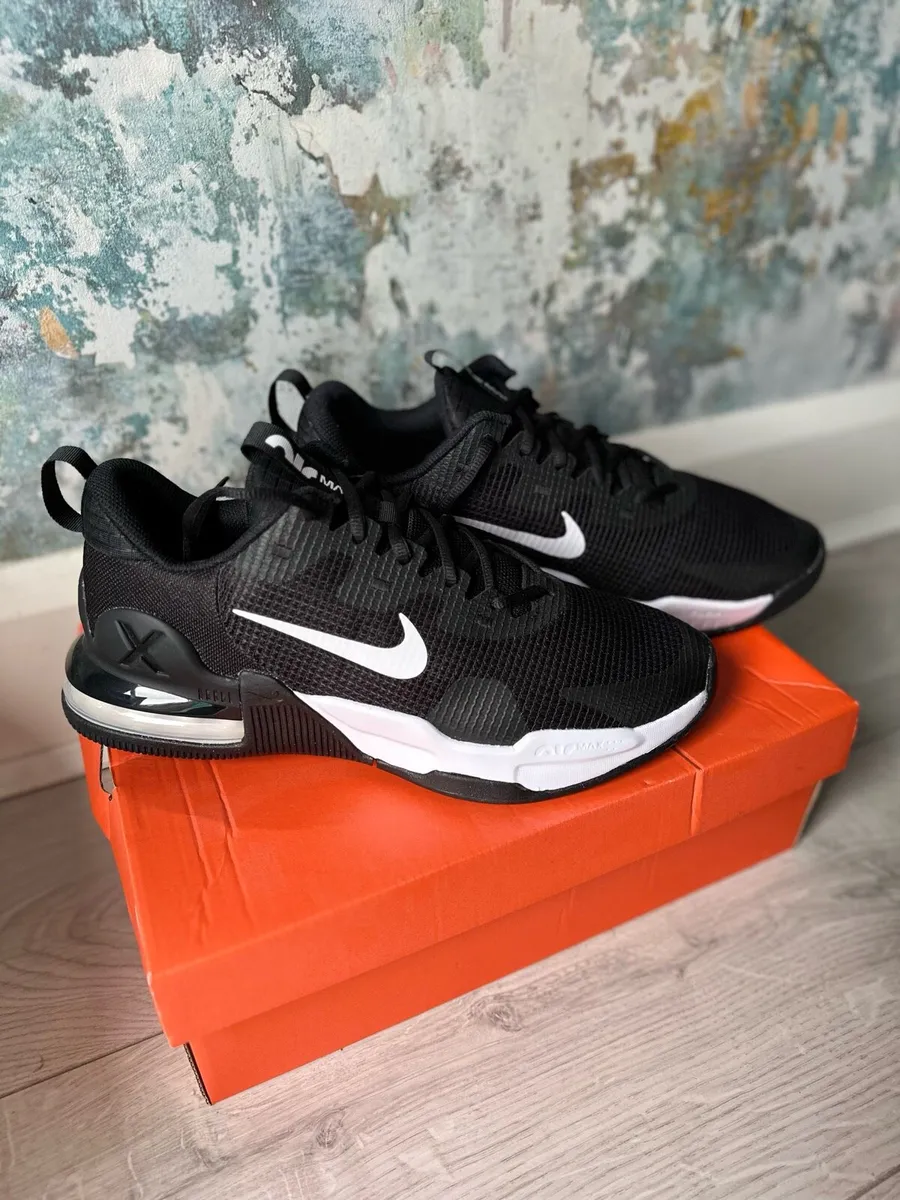 Nike Air Max Alpha 5 Trainer - Image 1