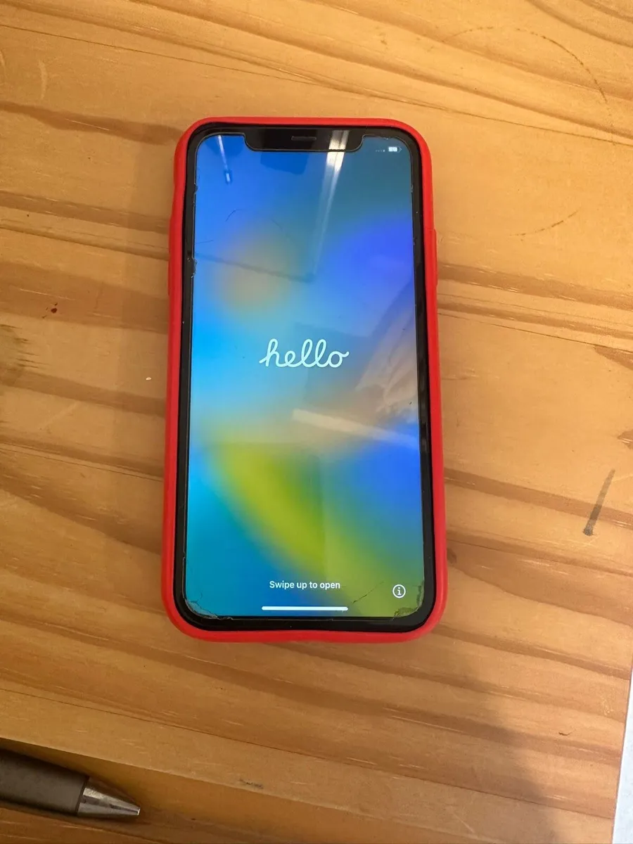 iPhone 11 - Image 1