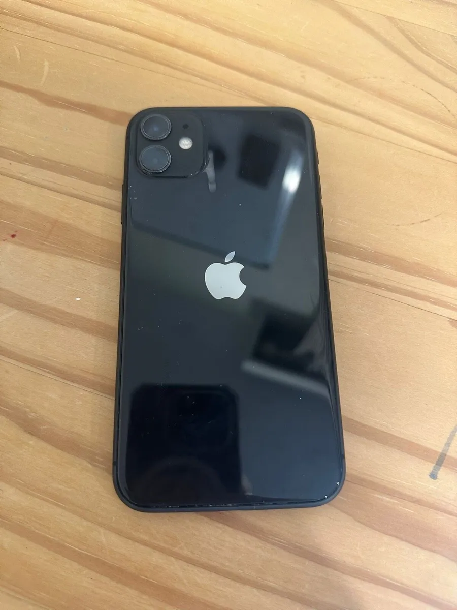 iPhone 11 - Image 2
