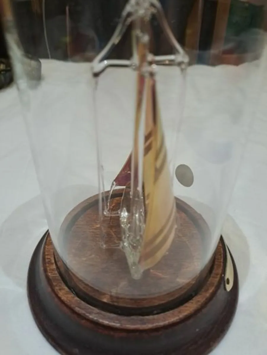 Vintage Mayflower Glass sculpture - Image 4