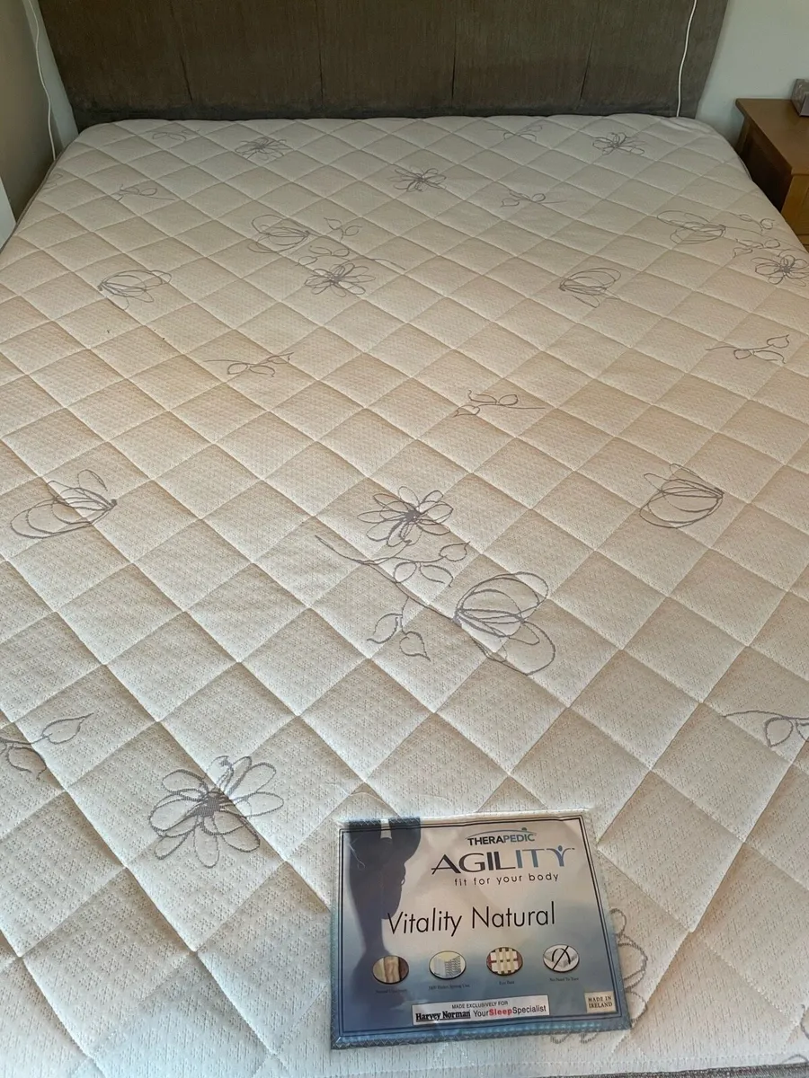 King bed - Image 3